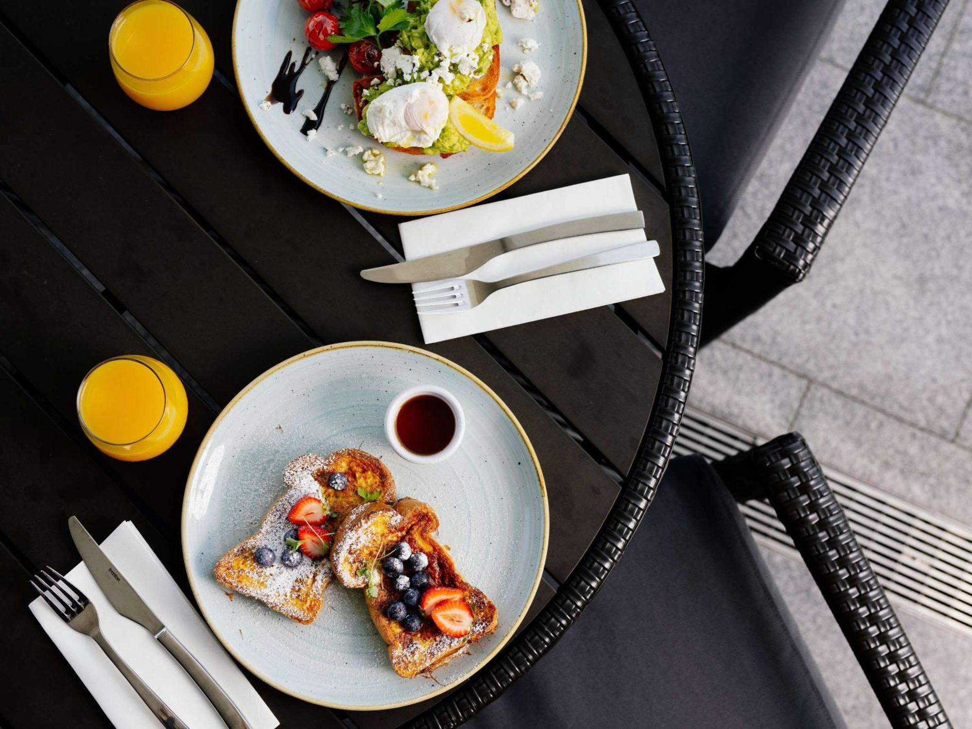 Pullman Brisbane Airport Hotel Luaran gambar Breakfast at the hotel
