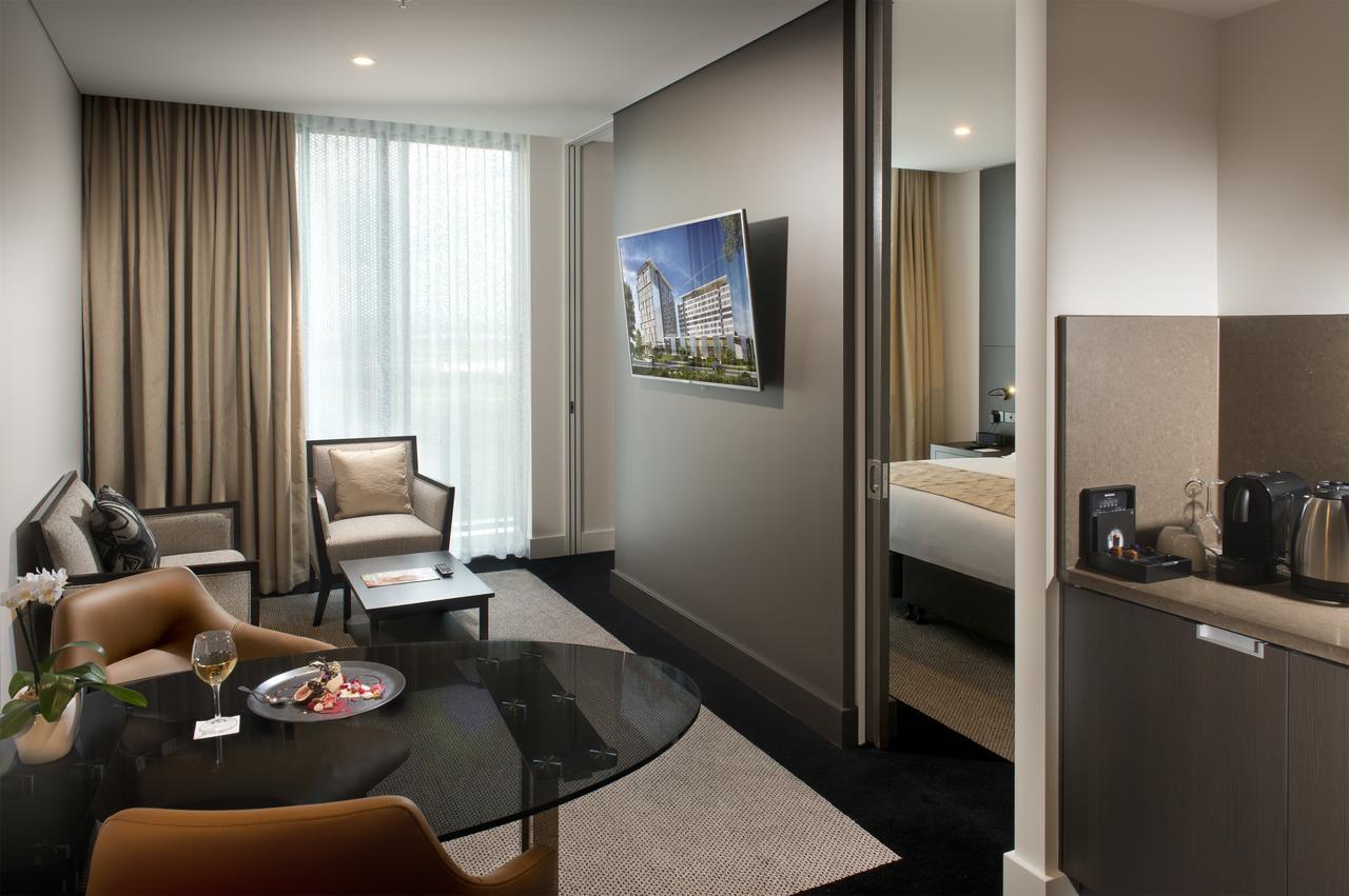 Pullman Brisbane Airport Hotel Luaran gambar A typical apartment